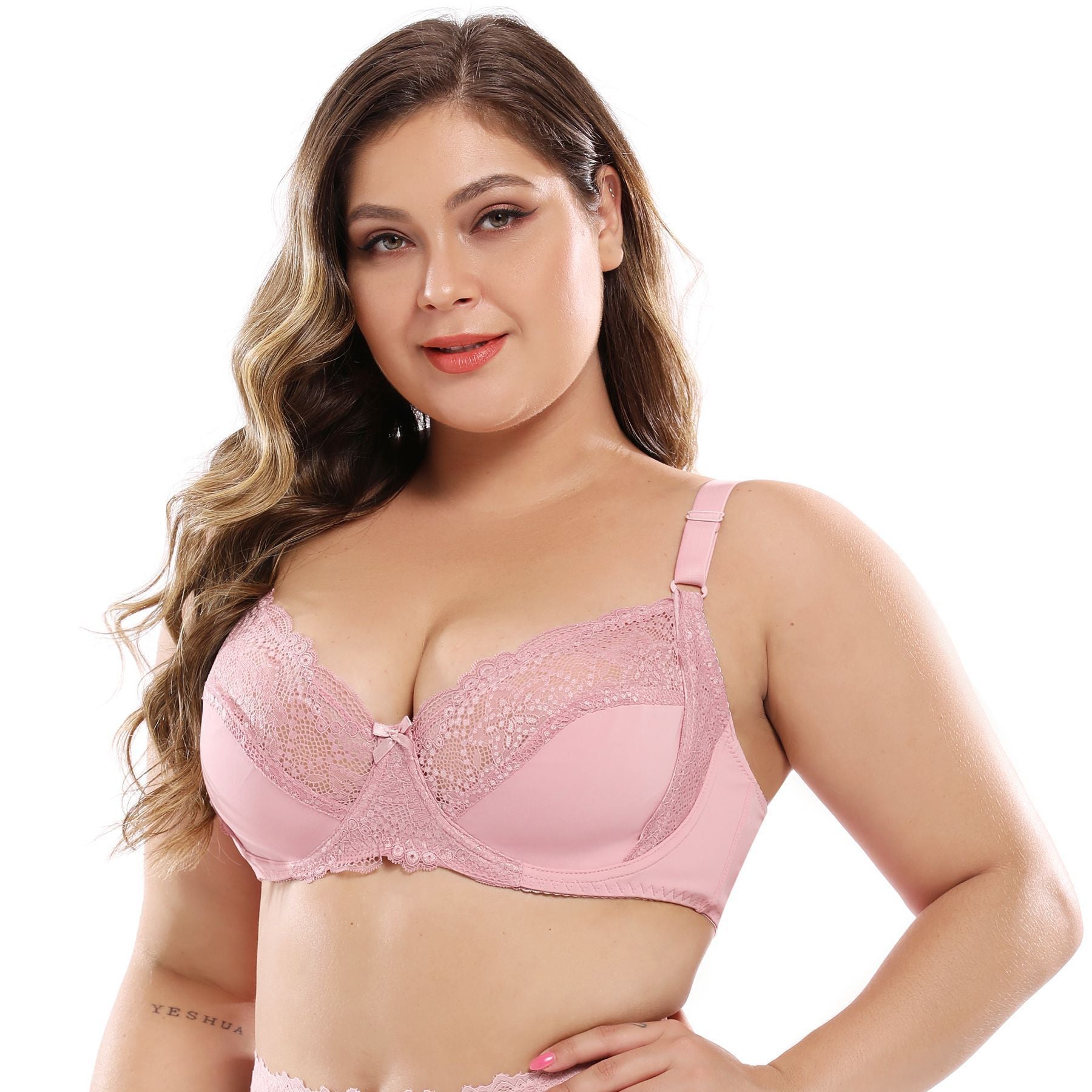 Super-thin lace plus-size bra