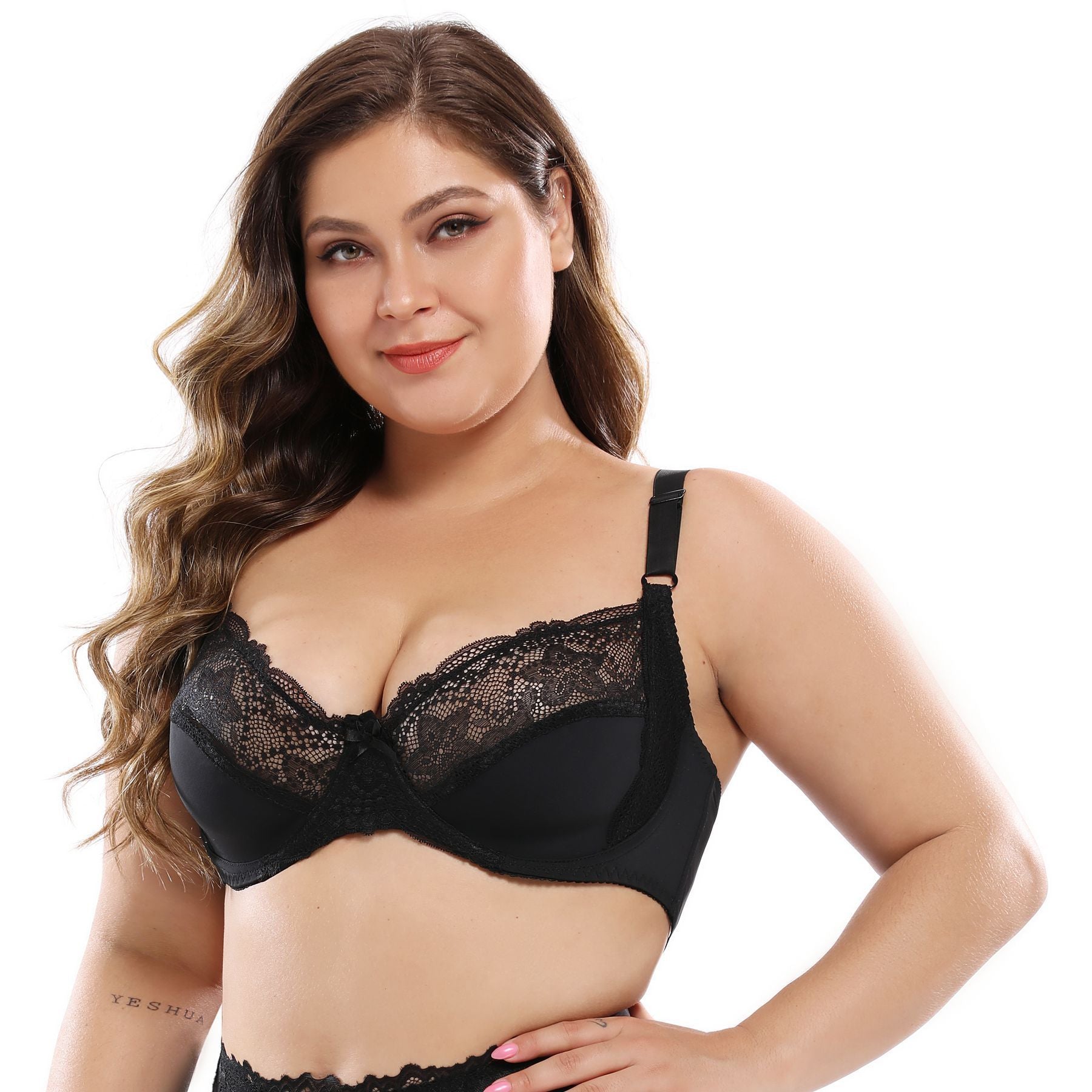 Super-thin lace plus-size bra